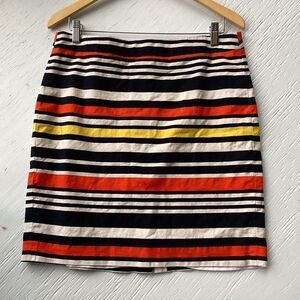 Banana Republic size 12 horizontal band skirt mini.  0535